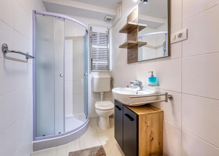 Marija-1 By Interhome * לובראן